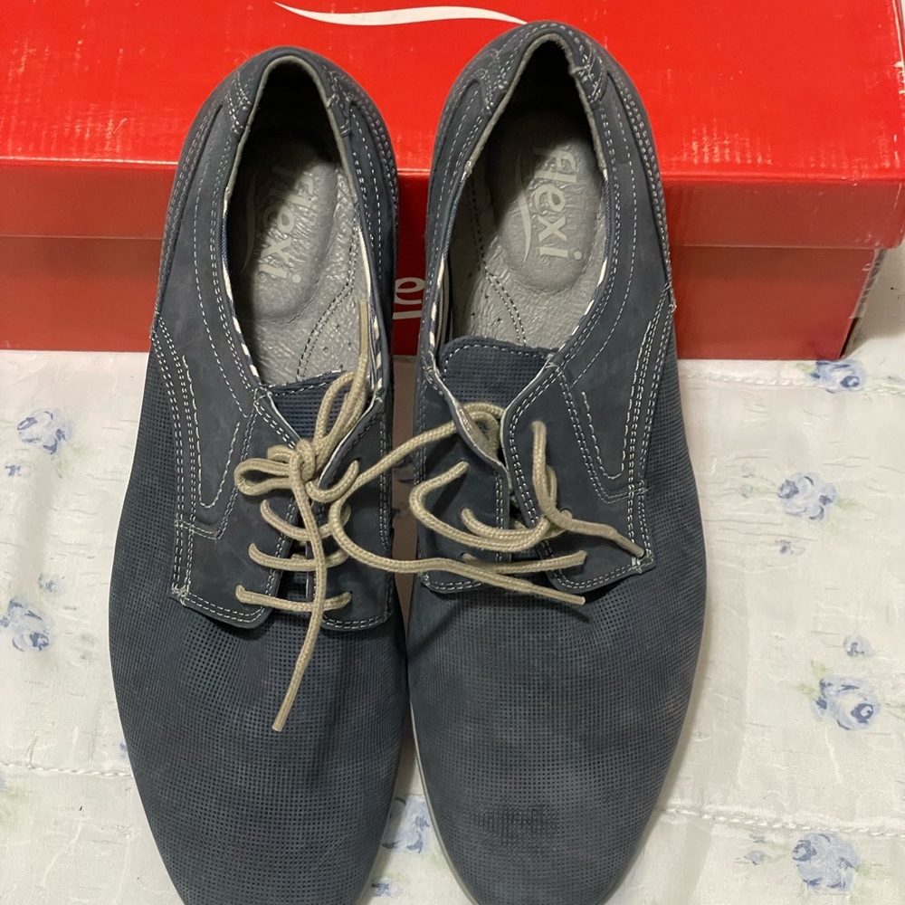 NWOT FLEXI Brand Dress Shoes
